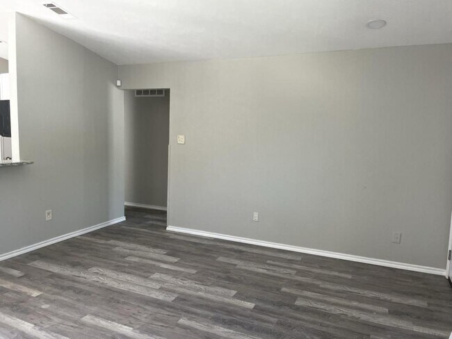 Foto del edificio - 9904 Cedar Mountain Cir