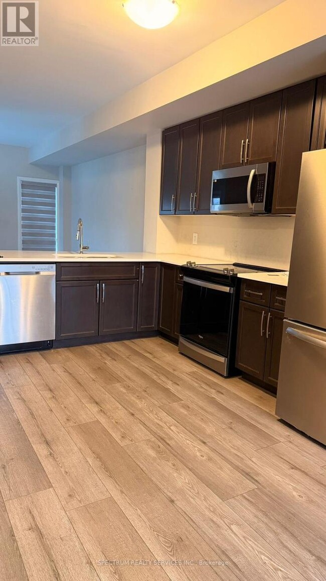 Building Photo - 720 Grey St