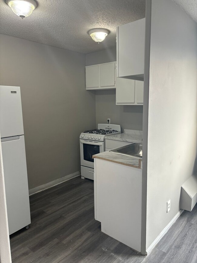Photo - 600A LLC Apartments