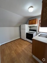 Building Photo - 283 River St
