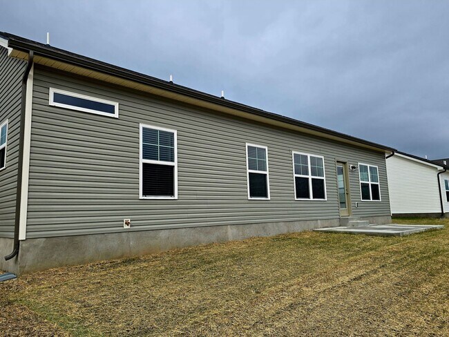 Building Photo - 229 Republic St