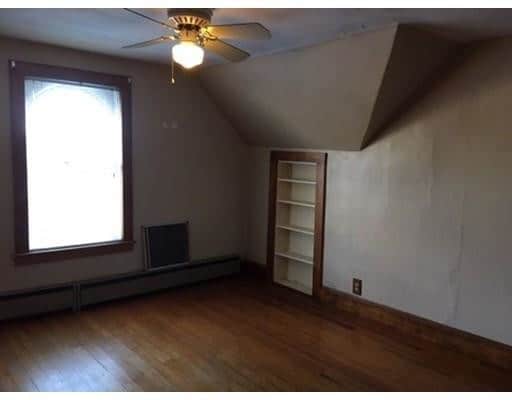 Building Photo - 32 Barnum St