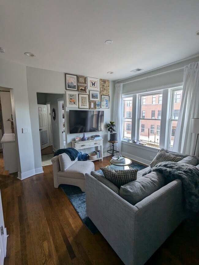 Foto del edificio - 958 N Winchester Ave