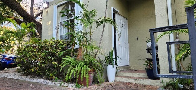 Foto del edificio - 2850 Coconut Ave