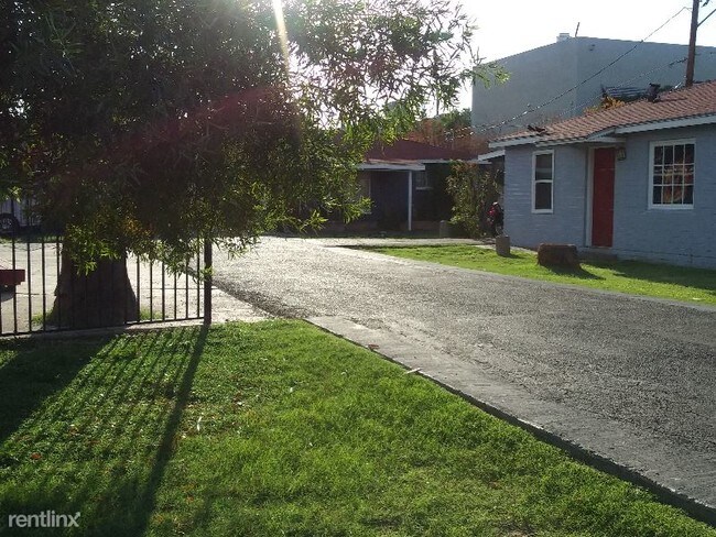 Foto del edificio - 1 br, 1 bath Apartment - 4202 N 10th st
