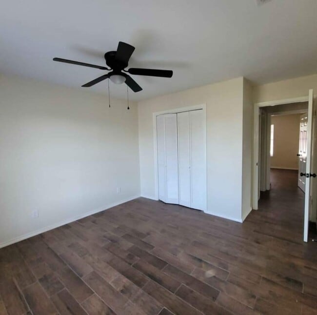 Interior Photo - Live Oak Apartments