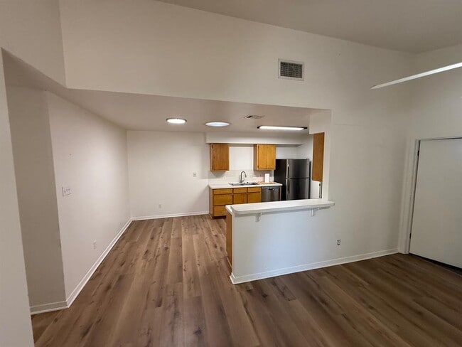 Building Photo - 8117 Willet Trail