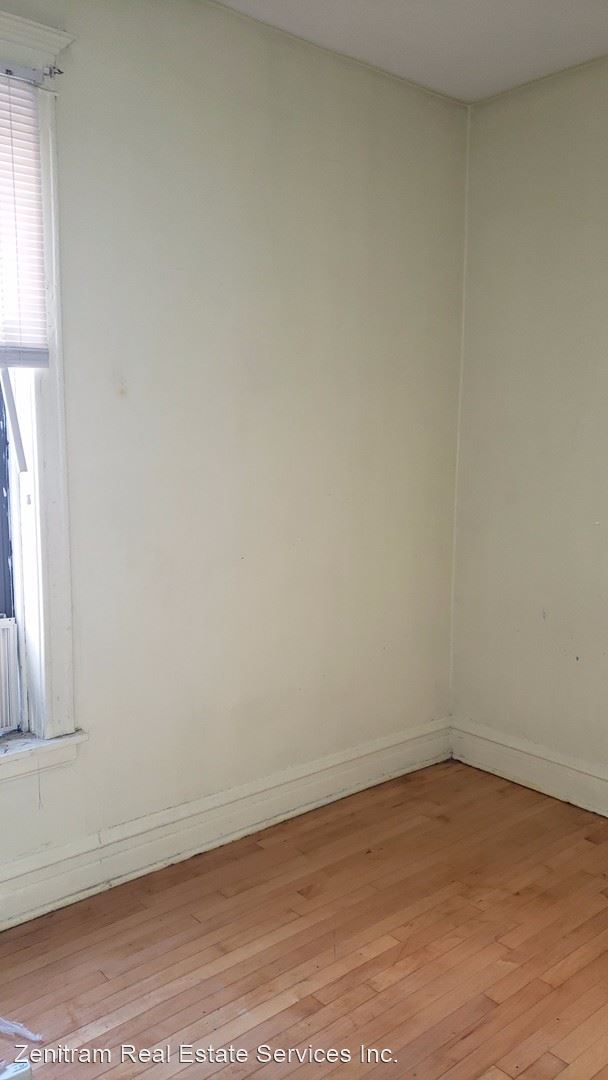 Building Photo - 4123 W North Ave