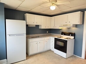 Building Photo - 839 E Walnut St