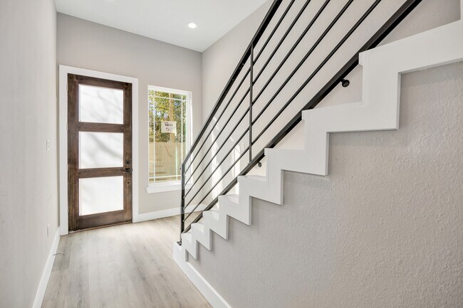 Foto del edificio - 4924 Winnetka St