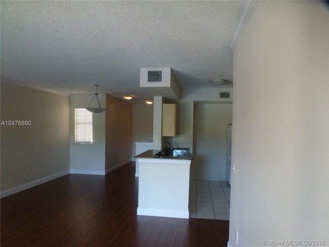 Building Photo - 2474 Centergate Dr