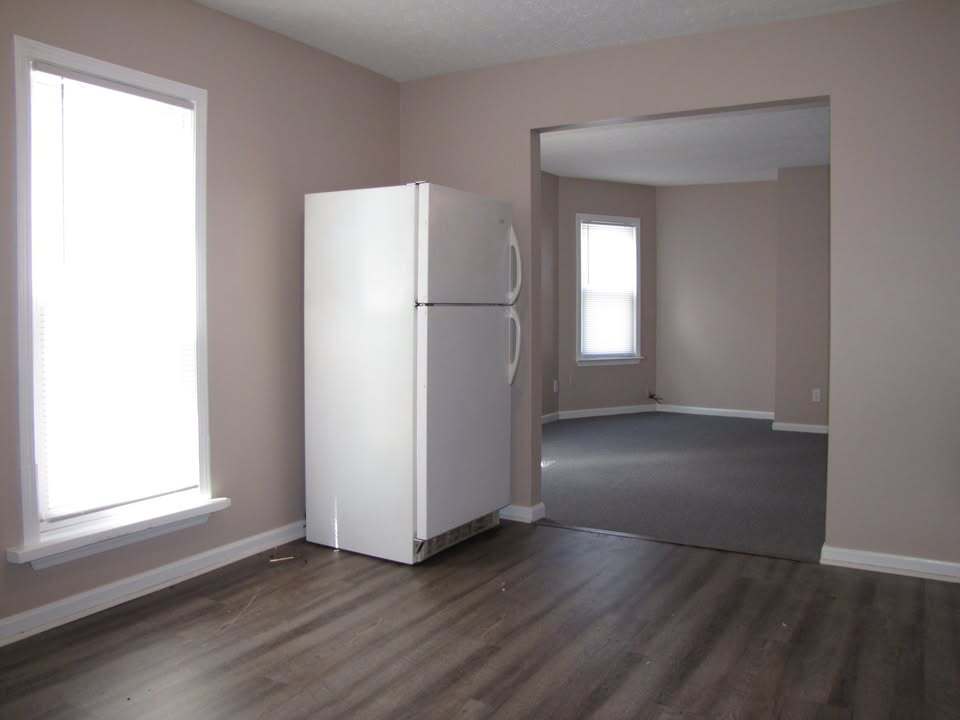 Foto del edificio - 214 W Collins Ct