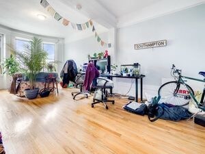Primary Photo - 1469 Pacific St