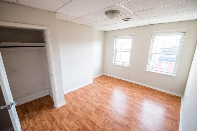 Building Photo - 117 S 22nd St