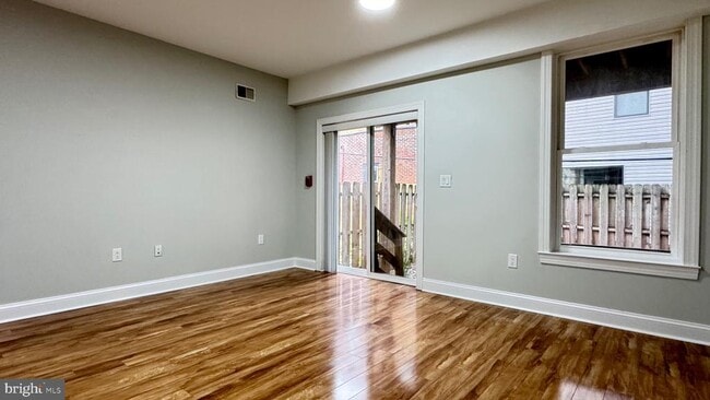 Building Photo - 1216 N 7th St