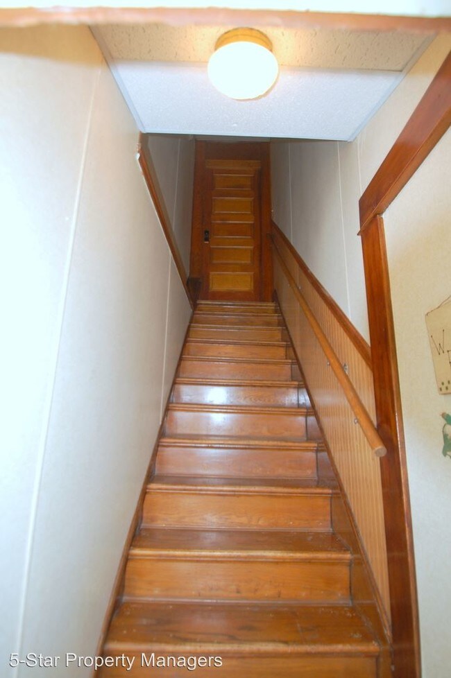 Foto del edificio - 312 E Washington St
