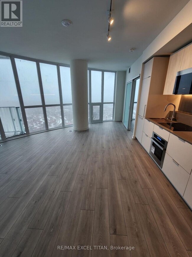 Photo du bâtiment - 1 Fairview Rd E