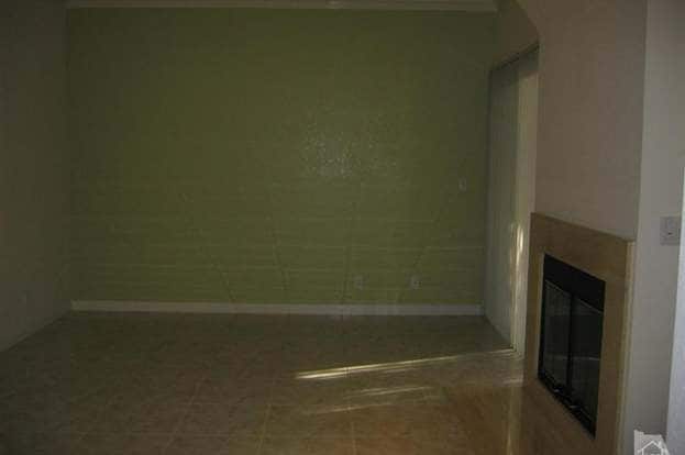 Building Photo - 640 Indian Oak Ln