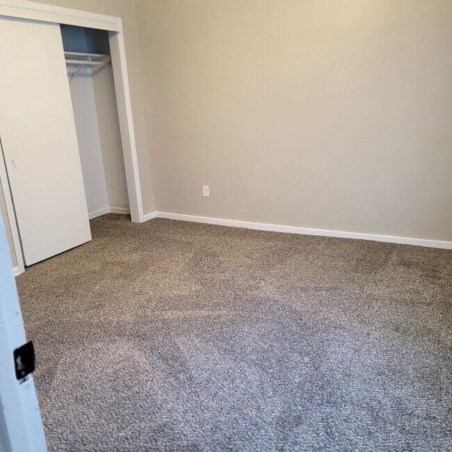 Foto del edificio - Newly listed and renovated 4 bed 2 bathroom house!