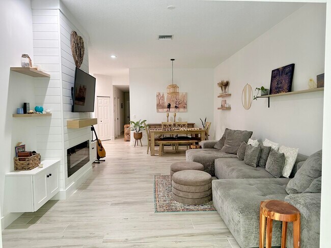 Building Photo - 1813 Wood Fern Dr