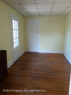 Building Photo - 715 Monroe St