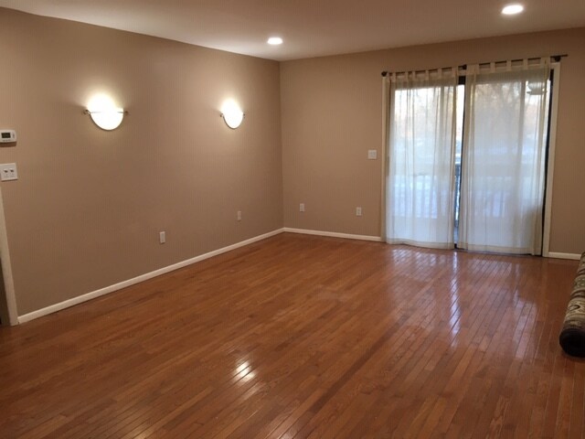 Living Room - 4 Green Valley Ct