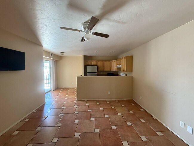 Foto del edificio - 1620 N Wilmot Rd