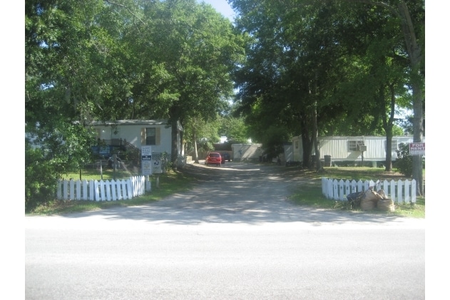 Building Photo - Oak Crest MHP