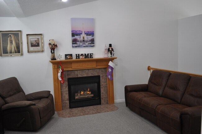 Building Photo - 948 N 700 E