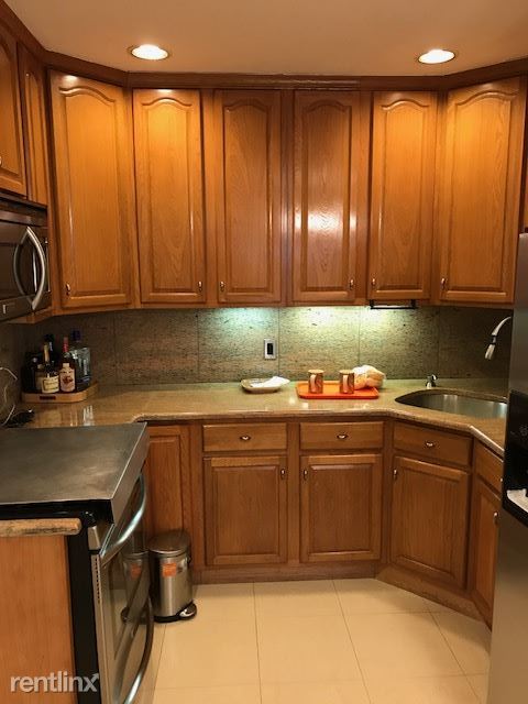 Foto principal - 672 E 80th St