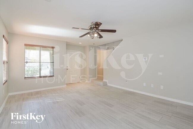 Foto del edificio - 7625 E Desert Overlook Dr