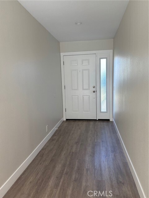 Building Photo - 136 N Lohrum Ln