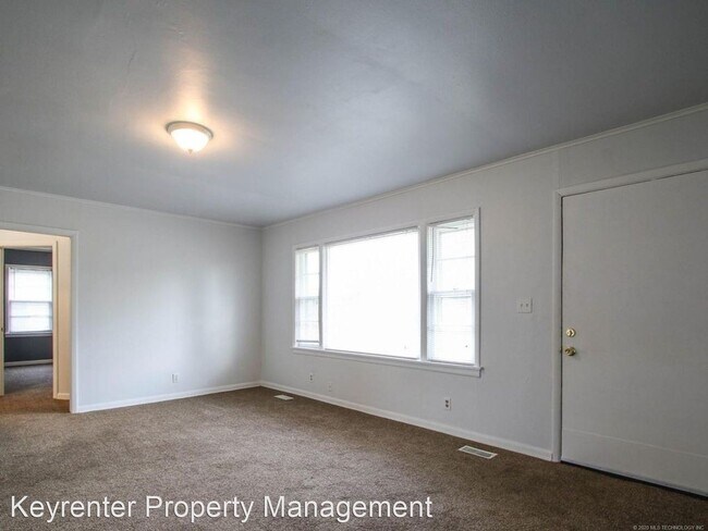 Foto del edificio - 3 br, 1 bath House - 2536 W Easton St N