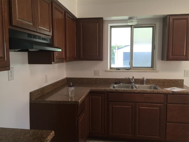 Building Photo - 1335 Wick Ct