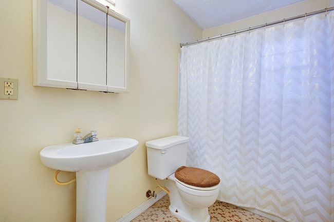 Foto del edificio - Country Club Apartments