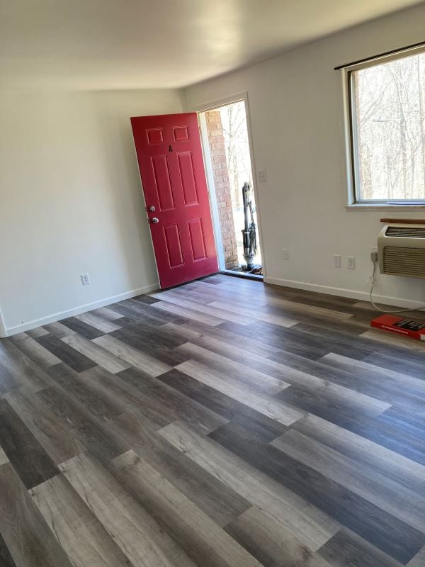 Building Photo - 460 Wells Dr