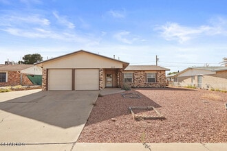 Building Photo - 2117 Anise Dr