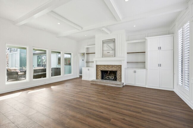 Building Photo - 1317 Meandering Way