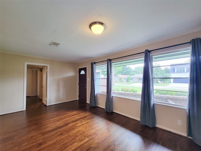 Foto del edificio - 1430 Cheshire Ln