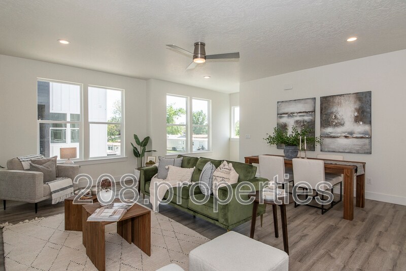 Foto principal - 486 E Violets Cv Ln