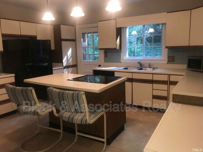 Foto del edificio - 2667 Davis St