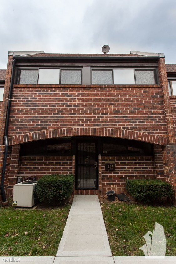Primary Photo - 902 S May St