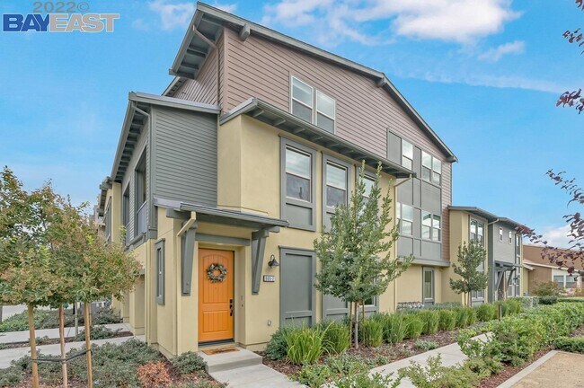 Building Photo - 665 Sandalwood Dr