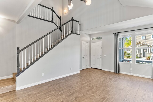 Building Photo - 1046 Cottage Way