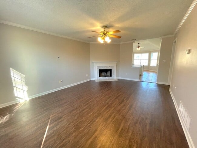 Foto del edificio - MOVE IN TODAY!