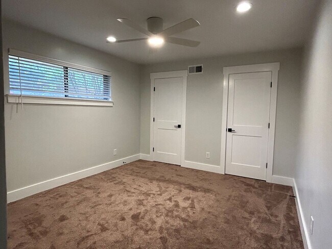 Building Photo - Great Neighborhood