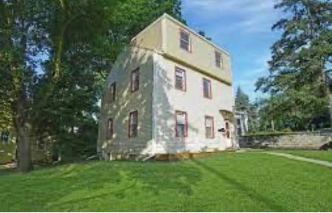 Building Photo - 406 Wilder Pl