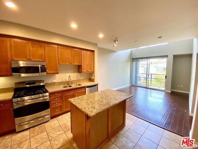 Foto del edificio - 629 Traction Ave