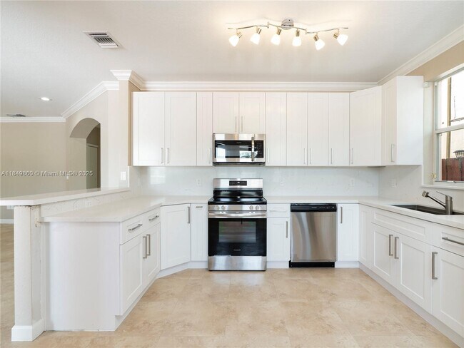 Foto del edificio - 16523 SW 66th St