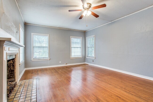 Foto del edificio - 4315 Gilbert Ave